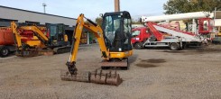  JCB 8018 - with 3 bucket